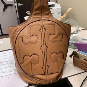 Tory Burch All-T leather Hobo Bag, bark color